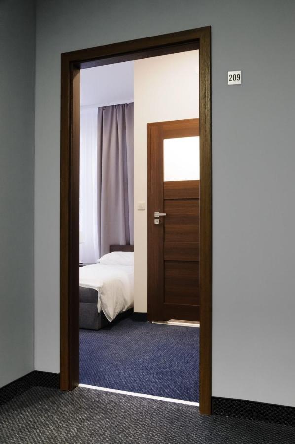Baza Hotelowa Bobrowiecka 9 바르샤바 외부 사진